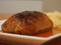 Gołąbek w sosie pomidorowym z puree ziemniaczanym. Zastanawiasz się, ile kcal mają gołąbki w sosie pomidorowym?