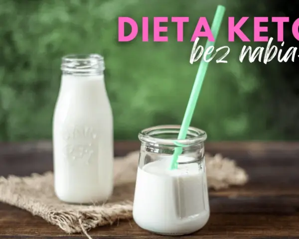 Dwie butelki z mlekiem, jedna z zieloną słomką. Napis: "Dieta keto bez nabiału".