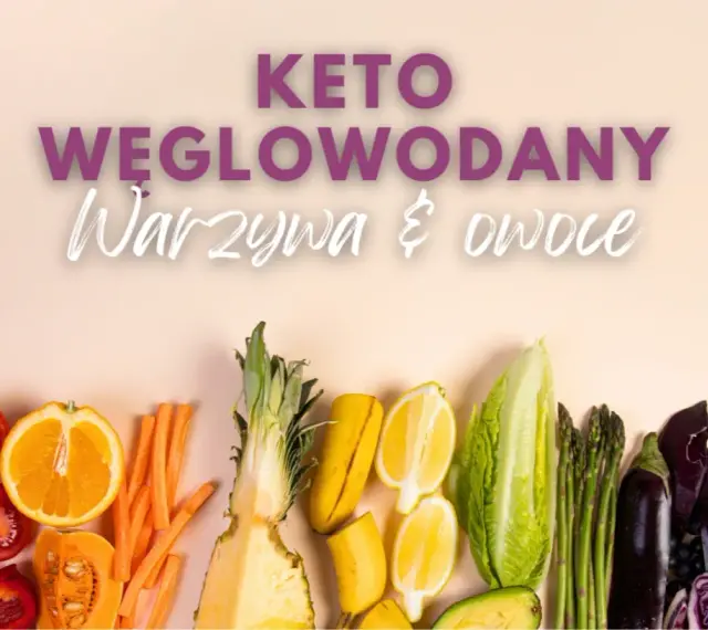 Keto dieta: w czym są węglowodany? Warzywa i owoce na talerzu: pomidory, pomarańcze, marchew, ananas, banany, cytryny, sałata, szparagi, bakłażany, kapusta.